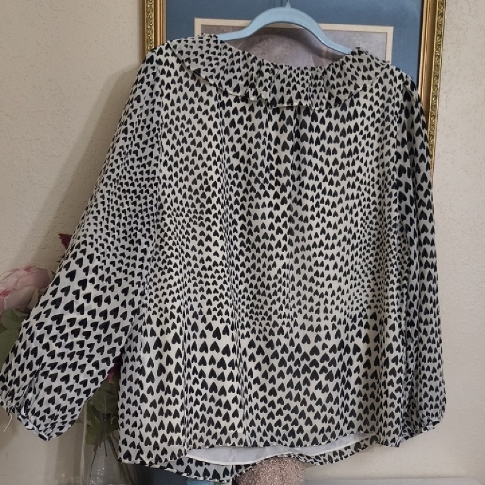 Apt. 9 Monochrome Heart Print Blouse - Picture 10 of 13